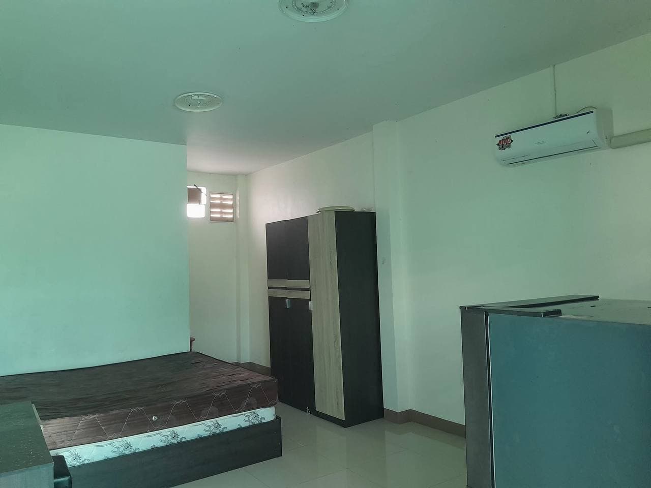 ထေ့စပန်းအနီး တရုတ်သချ်ိုင်းလမ်းဝ Aircon ကုတင်အစုံပါ ငှားရန်ရှိသည် 1